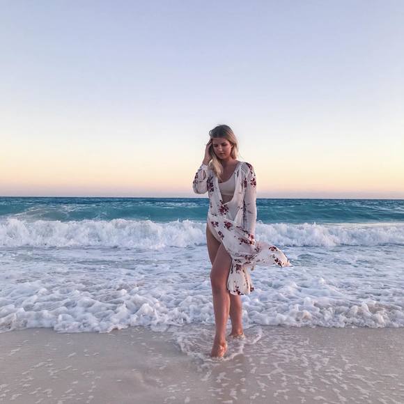 Meet your Posher, Carly - Picture 1 of 1